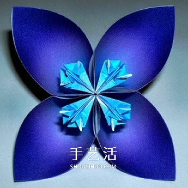 Illustration of the origami method of six four-petal flowers combined into beautiful flower balls