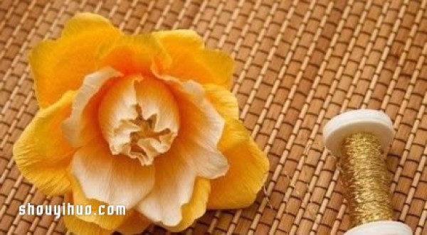 How to make crepe paper flowers, illustrated tutorials on how to fold handmade crepe paper flowers