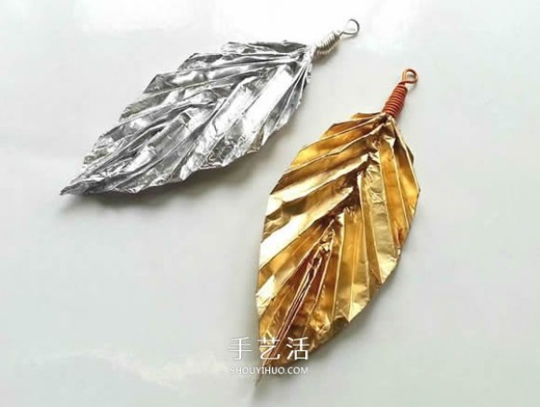 Tinfoil paper origami leaf necklace pendant childrens necklace handmade origami illustration