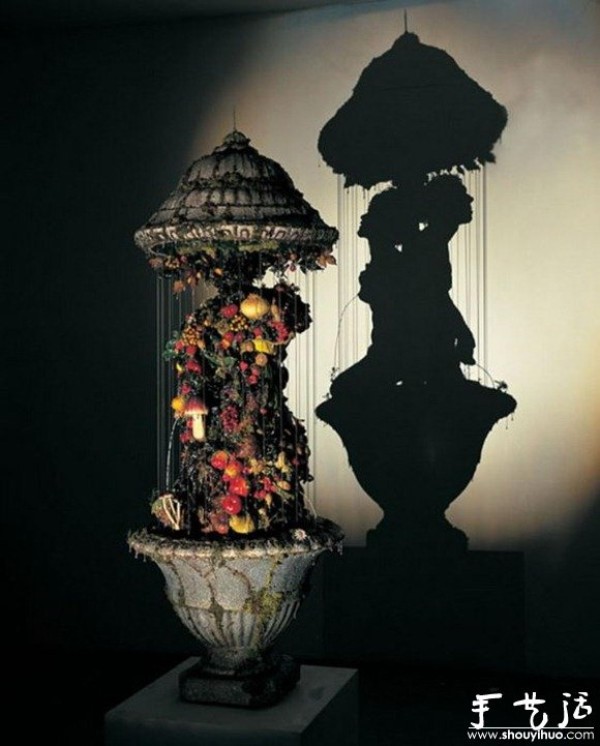 The projection art of DIY waste and garbage