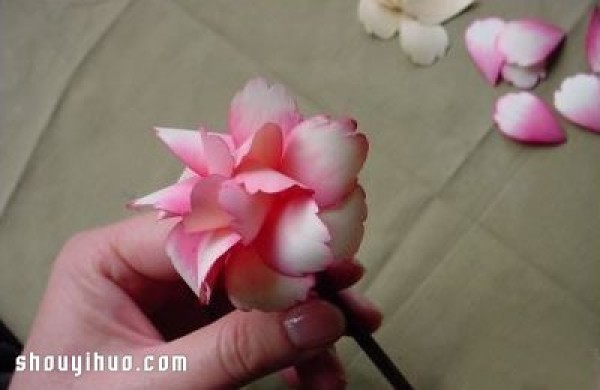 Waste shavings and sawdust are turned into treasures, DIY beautiful flower handicrafts