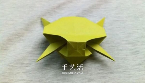 Three-dimensional frog origami step-by-step diagram, complicated methods and pictures of folding a frog