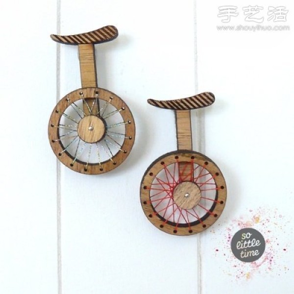 Fresh and cute jewelry made from pure wood handmade