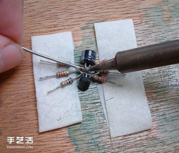 Circuit board electronic components turn waste into treasure DIY handmade little spider