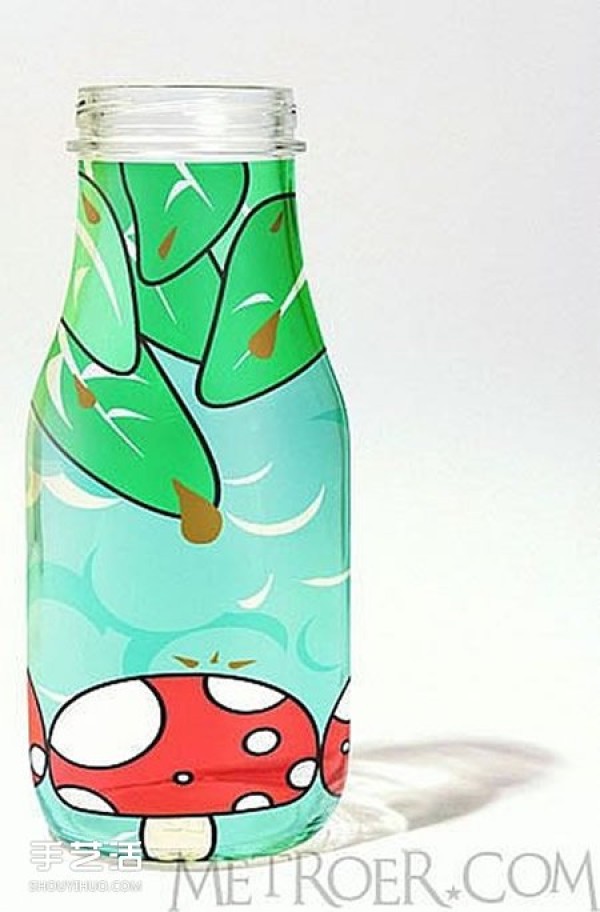 A collection of hand-drawn pictures of beverage bottles for appreciation of handmade beverage bottle paintings