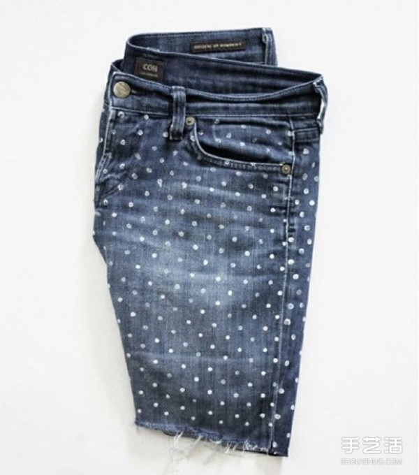 Homemade polka dot jeans tutorial, old jeans transformed into polka dot style DIY