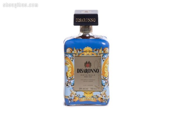 DISARONNOs new wine bottle design with a magnificent and luxurious appearance