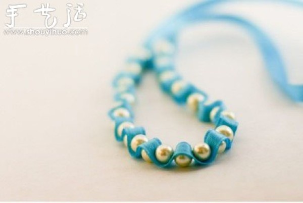 Handmade Tutorial of Beautiful Small and Fresh Bracelet