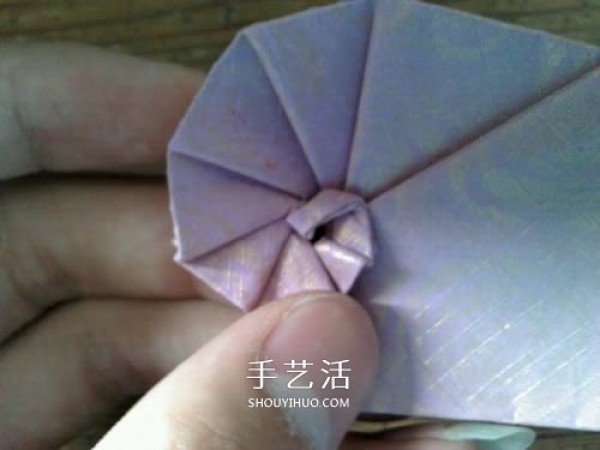 Looks a bit like a goats horn! Illustration of handmade snail shell origami method