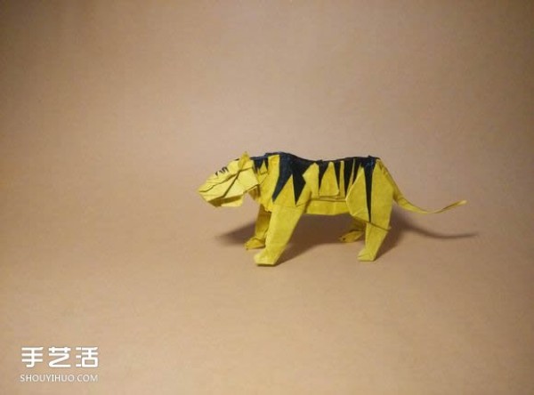 Nakamura Kaedoras origami tutorial with detailed origami illustrations of a three-dimensional tiger