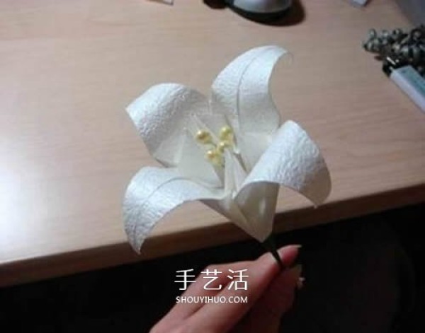 It means a hundred years of happy marriage! Illustration of how to fold beautiful paper lilies