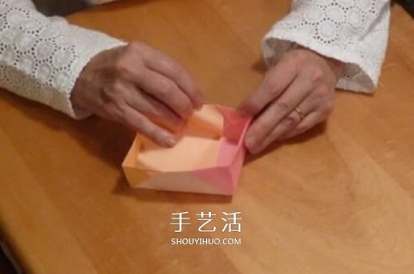 How to Origami a Square Box with a Cover, Simple Illustrations of Folding a Square Carton