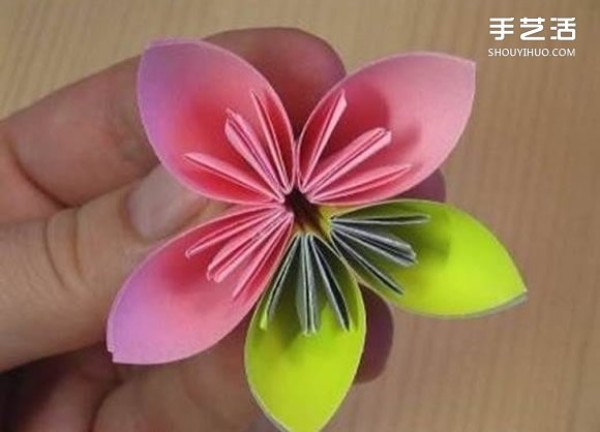 Illustration of how to fold a super beautiful origami flower ball, relatively simple