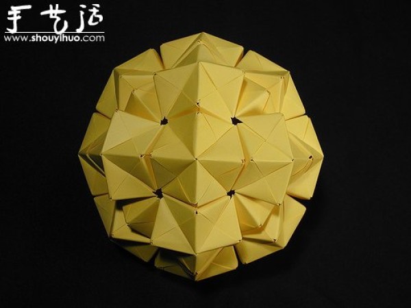 Appreciation of three-dimensional geometric origami works