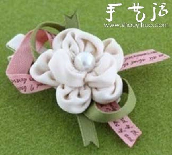 DIY tutorial for small fresh flower style hairpins