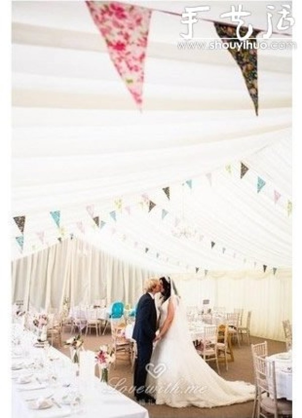 DIY wedding small flag as a decorative banner