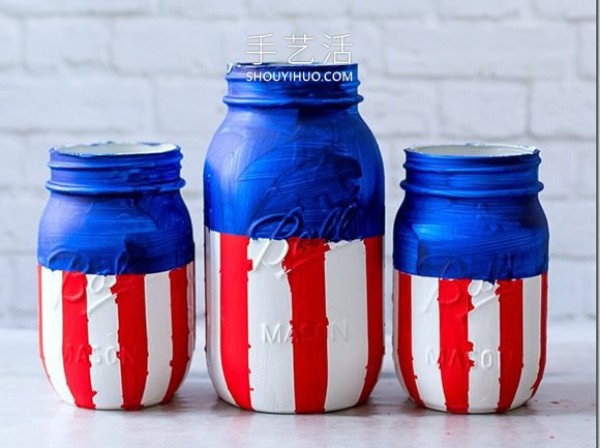 Tutorial on how to make glass bottle decorations with the Stars and Stripes Banner on the Fourth of July