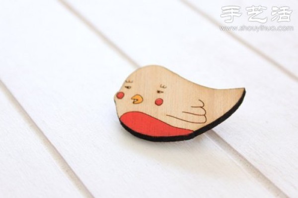 Fresh and cute jewelry made from pure wood handmade