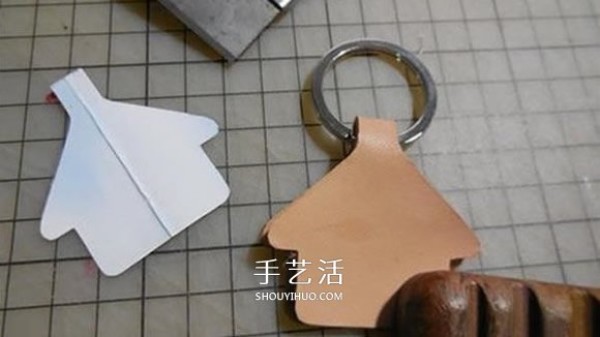 How to make your own leather keychain, how to make a handmade leather keychain