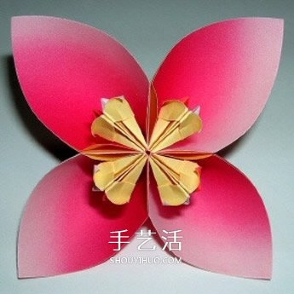 Illustration of the origami method of six four-petal flowers combined into beautiful flower balls