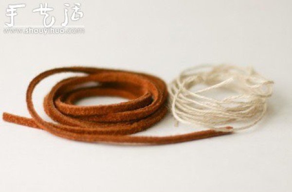 Bracelet weaving tutorial with ethnic minority characteristics