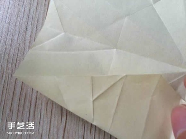 Illustrated tutorial on how to fold an eight-petal flower, steps in the process of origami an eight-petal flower