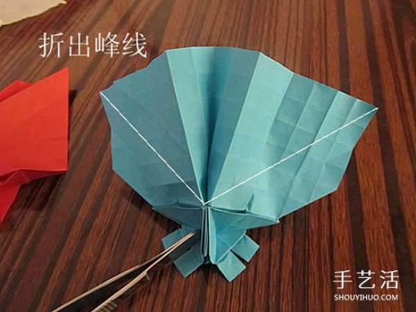 The origami method of the skull illustrates the process of folding the skull