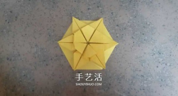 How to fold beautiful paper flowers, step-by-step illustration of hand-made origami six-pointed star flower