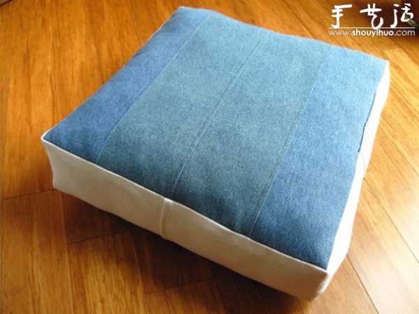 Tutorial on how to repurpose old jeans into patchwork cushions or cushions