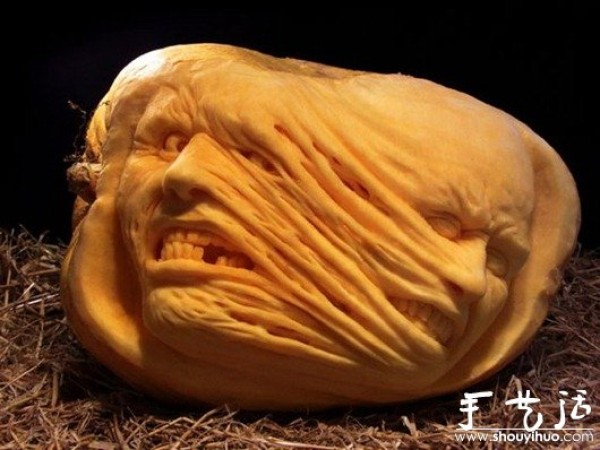 Creative DIY carved pumpkin works