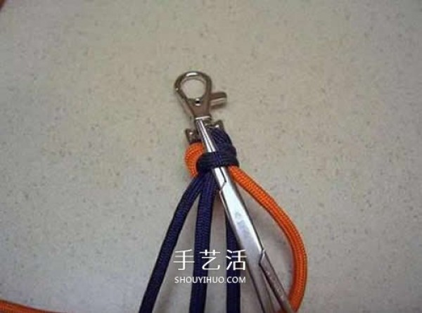 How to braid hand-made knife pendant rope and illustrate the weaving method of parachute pendant