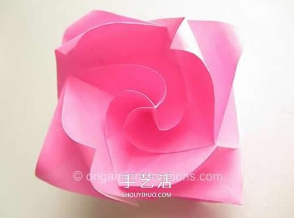 How to fold a rotating rose with illustrations of hand-made origami roses