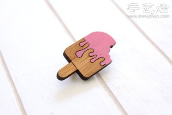 Fresh and cute jewelry made from pure wood handmade