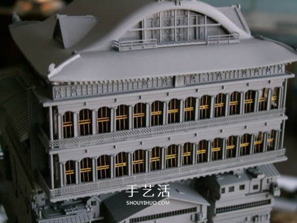 Model parts to assemble the model of Yubabas hot spring house in "Spirited Away"