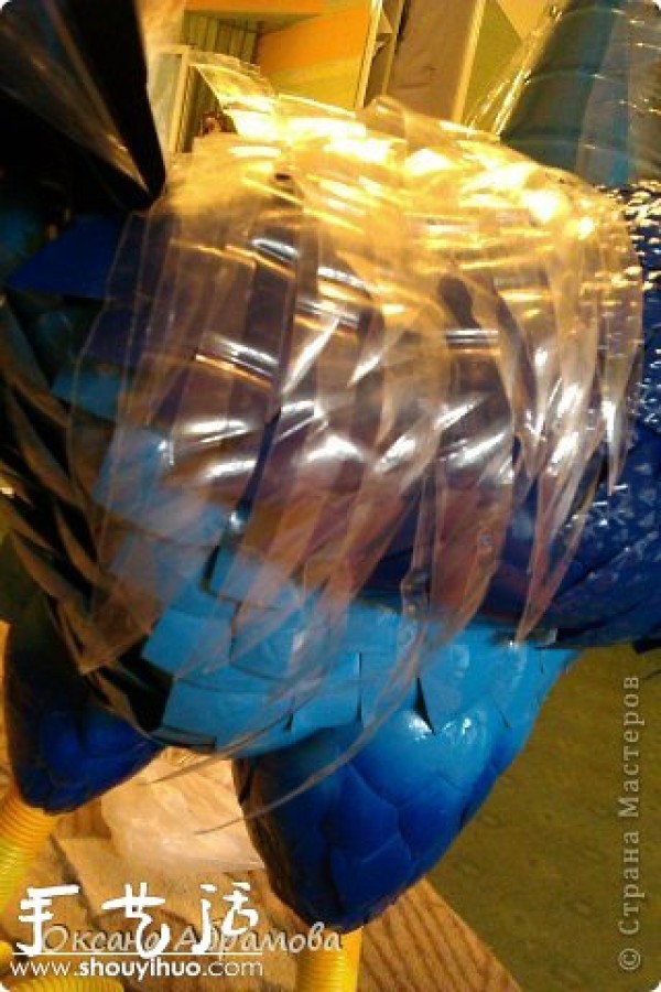 Tutorial on DIY making a big rooster from waste plastic bottles