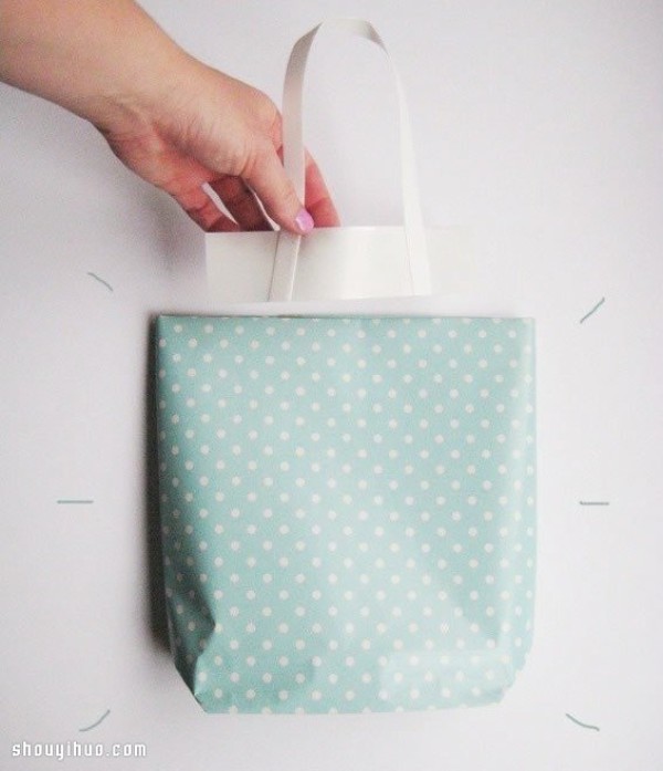 A very simple tutorial on making origami handbags with illustrations