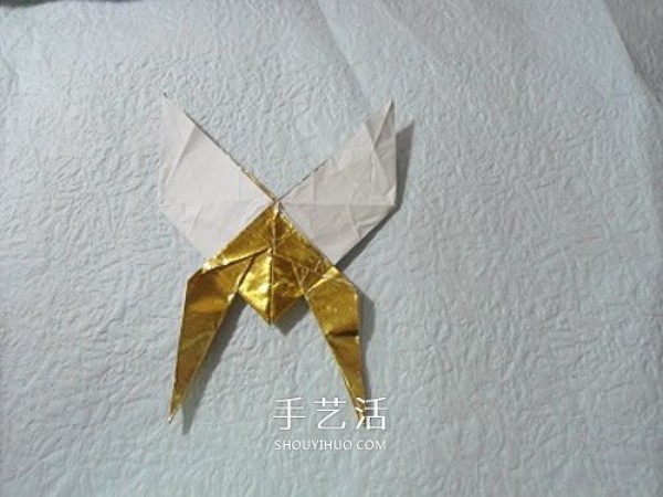 The basic origami method of HTQ butterfly, there are no steps for shaping it! 