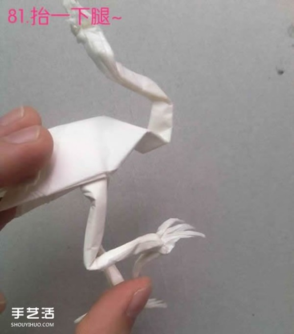 How to fold paper egrets with detailed illustrations of steps for folding three-dimensional egrets