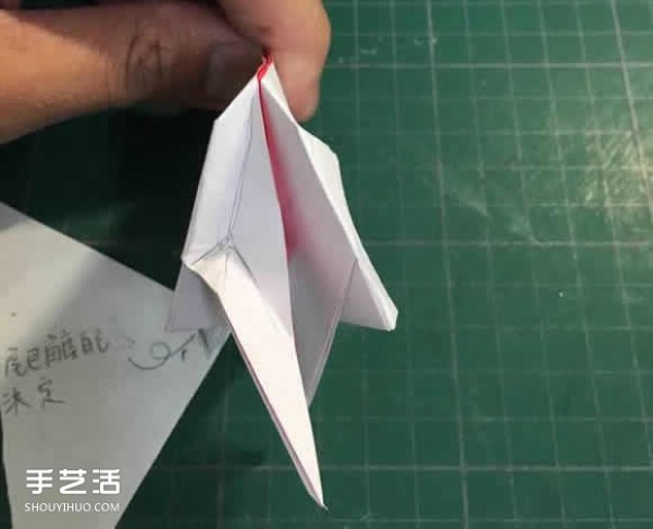 Illustration of three-dimensional origami rooster, step-by-step diagram of origami rooster