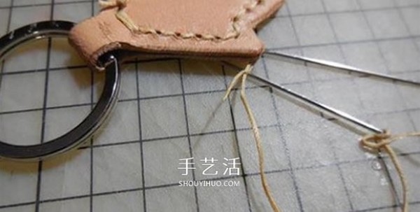 How to make your own leather keychain, how to make a handmade leather keychain