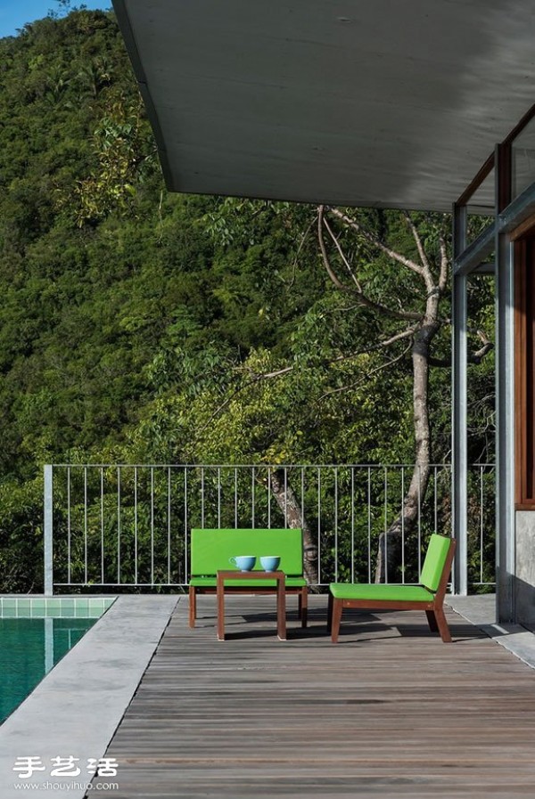 An open-plan holiday house design that embraces nature in Koh Samui Island, Thailand