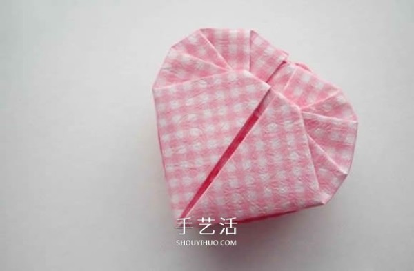 How to fold a love box and how to fold a heart-shaped carton with a lid and the steps Illustrations