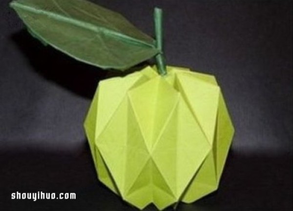 How to fold a three-dimensional origami apple with hand-made origami three-dimensional apple illustrations