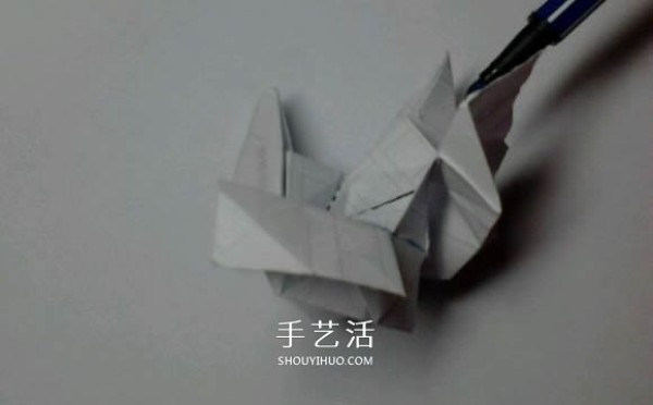 Illustration of folding method of beautiful four-cornered rose transformed from Fukuyama rose