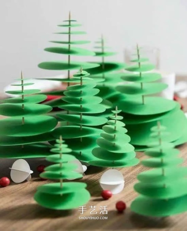 DIY creative paper cup Christmas tree production with a Christmas tree with built-in gifts