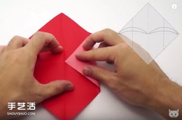 Pictures of how to fold an envelope with a heart and a heart-shaped stationery and illustrations of how to fold a love letter