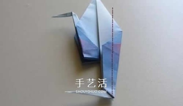 Origami cranes can be easily folded into three-dimensional red-crowned cranes with small modifications