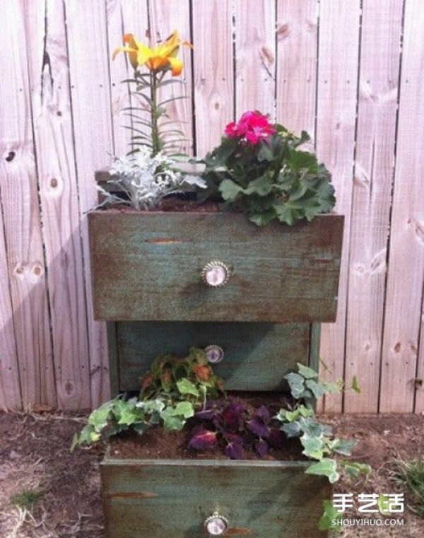 What to do with old furniture at home and transform it into flower pots and flower stands DIY