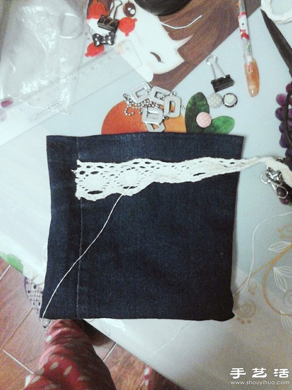 Jeans repurposed DIY bags