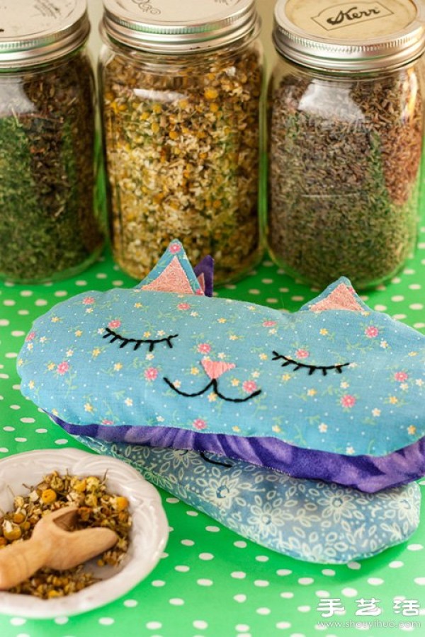 Non-woven fabric DIY to make a soothing and nourishing cat-faced aromatherapy pillow